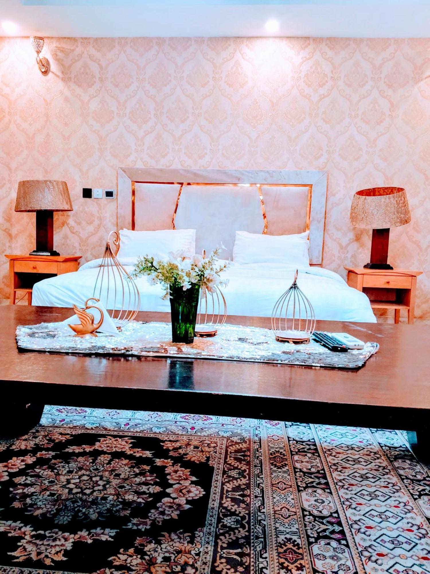 Nuit De Paris Hotel Abuja Kültér fotó