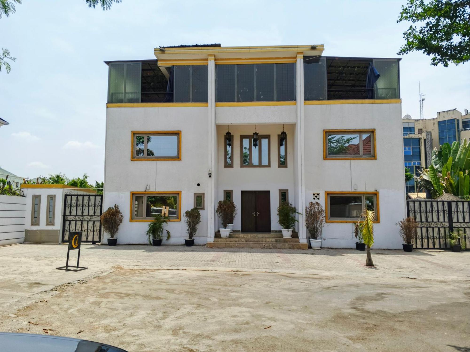 Nuit De Paris Hotel Abuja Kültér fotó